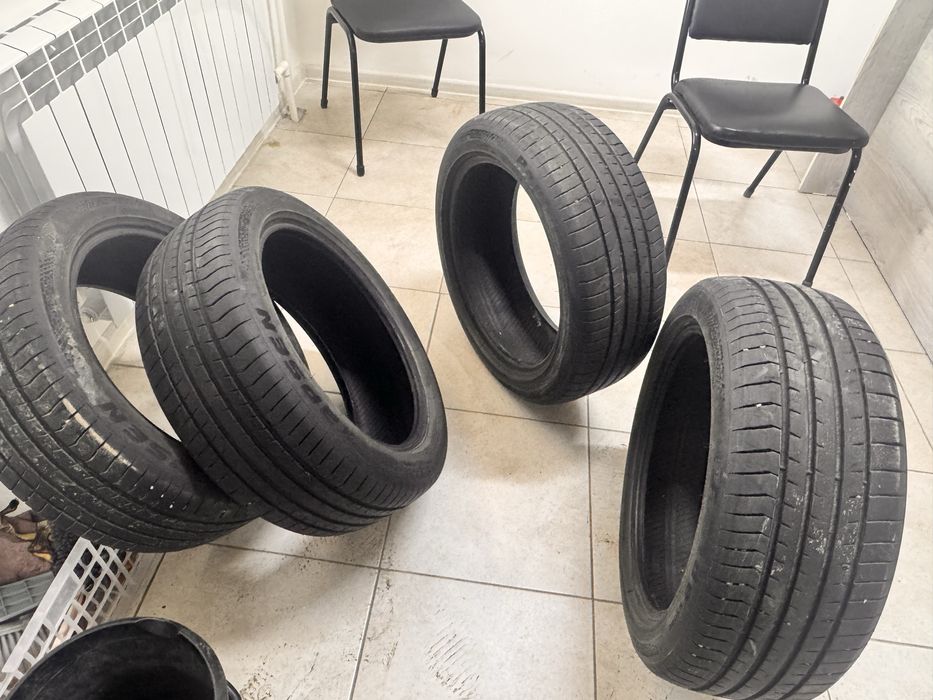 Продам резину р17 идеальная