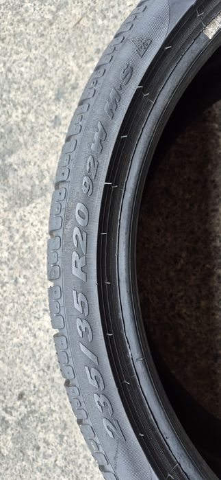 2 anvelope iarna ca si noi Pirelli 235/35/20.Pretul este pe bucata.