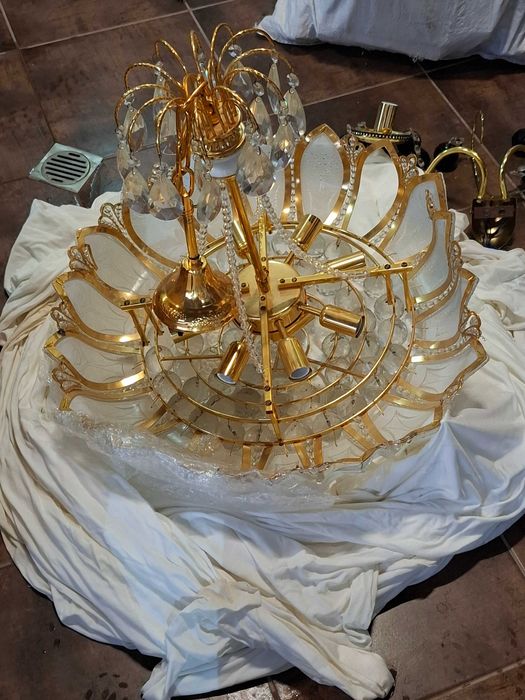 Комплект от 14 Осветителни Тела Полилеи и Аплици на Изгодна Цена