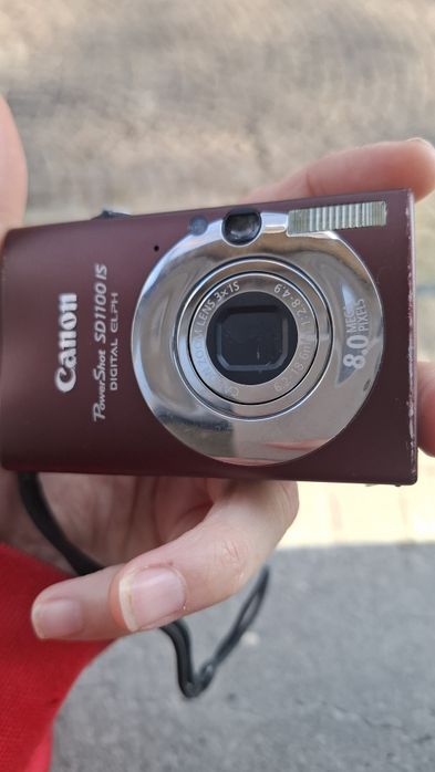 Компактен дигитален фотоапарат Canon PowerShot SD1100 IS