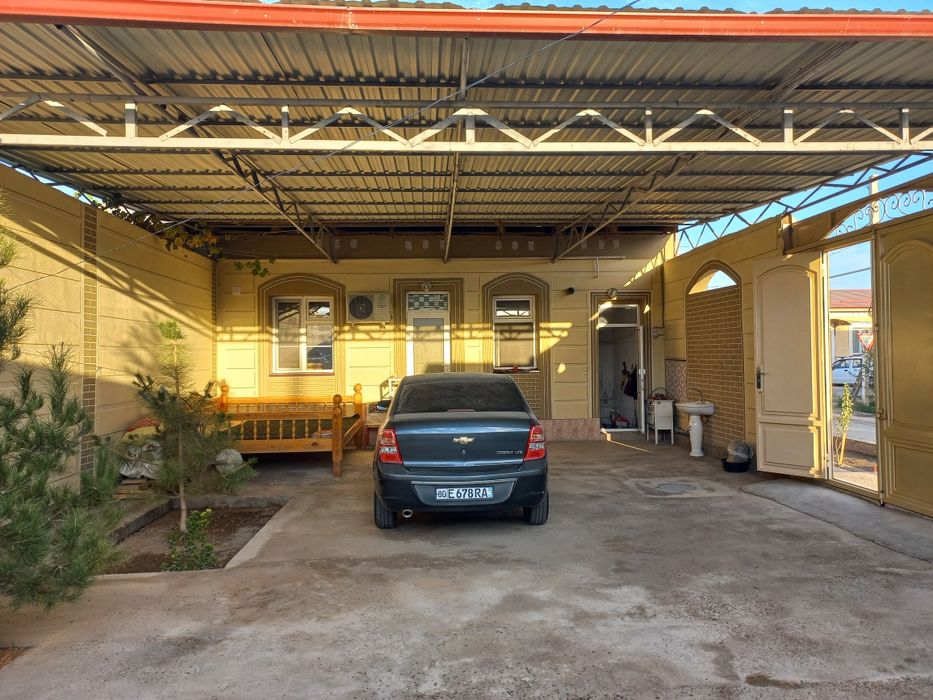 Когон бекларда барча кулайликларга эга 2 сотикли катеж сотилади.