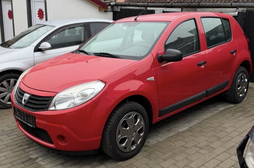 Dacia sandero , motor 1.2 benzina , 108000km , are climă , servo…..
