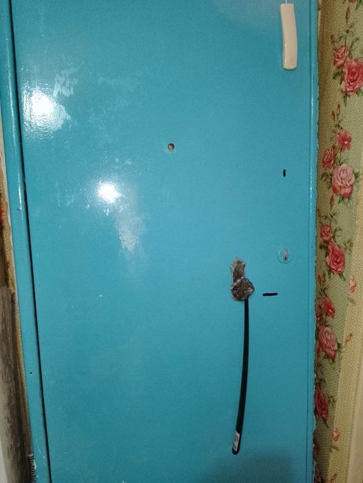 Входная железная дверь