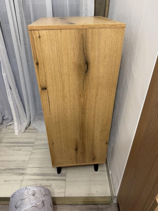 Скрин с четири шкафчета