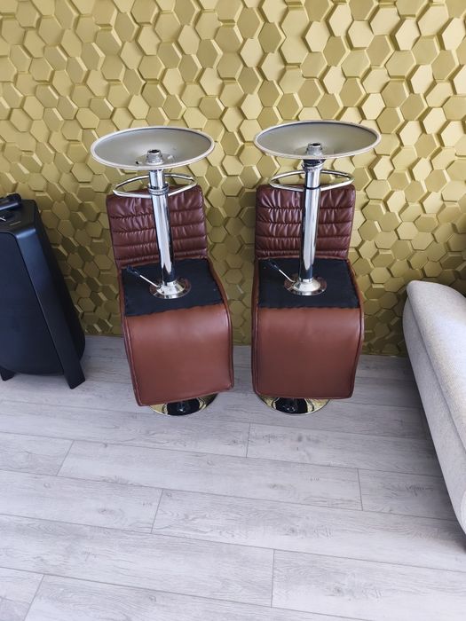 De vânzare 4 scaune de bar reglabile pe înălțime