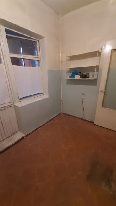 Продаётся 1 комнатная на первом этаже  Юнусабад 10квл,Площ- 44,70 кв.м