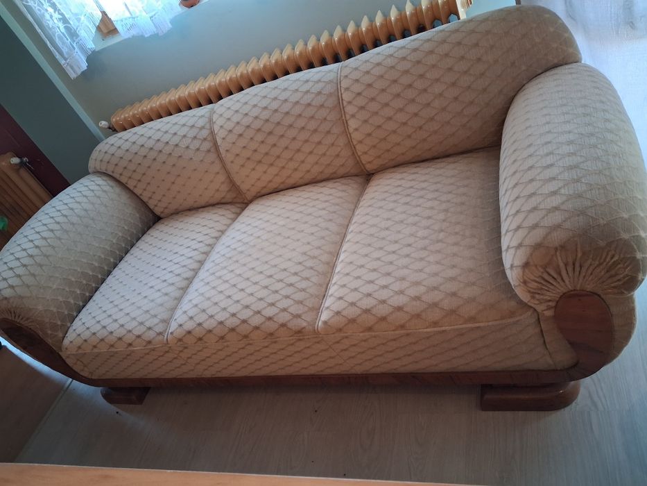 Divan cu 3 locuri,f.bine intreținut,adus din Germania,culoare bej