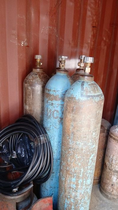 Кислородные балоны и углекислота