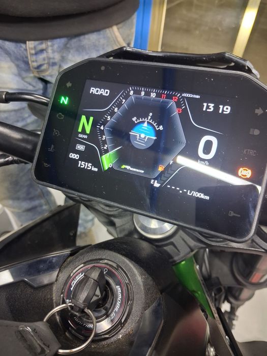 Kawasaki z 900 2025