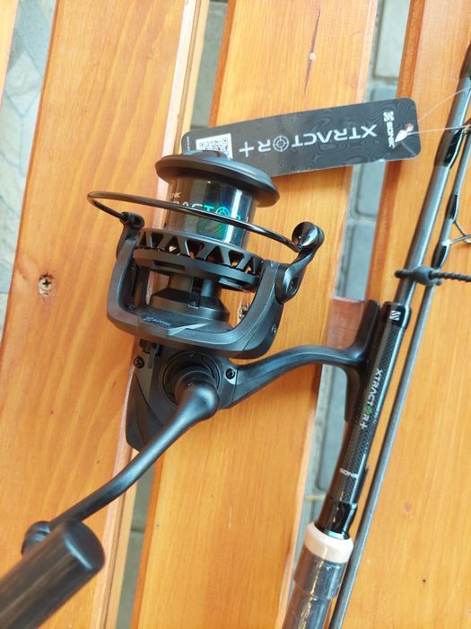 Combo crap sonik xtractor+,  mulineta  carbon 5000, lanseta cork  2.74m 3lb