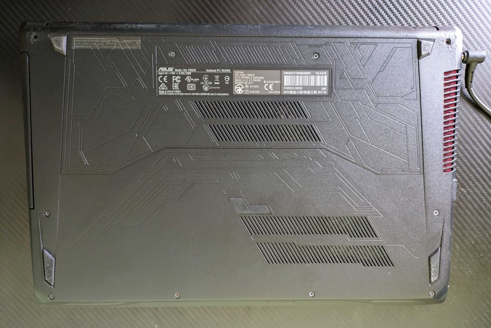 Laptop ASUS 15.6" i5-7300HQ, GTX 1050 TI 2GB, 16GB RAM, 1TB SSD NVMe