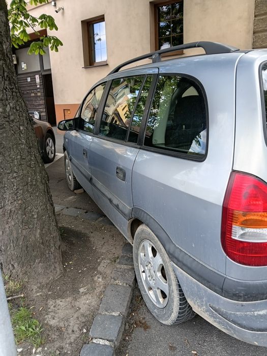 Vând Opel Zajfira ,mai multe detalii la tel 0770450261 ,fără  incidente în trafic ,acte in regulă  are si baulet deasupra(portbagaj).