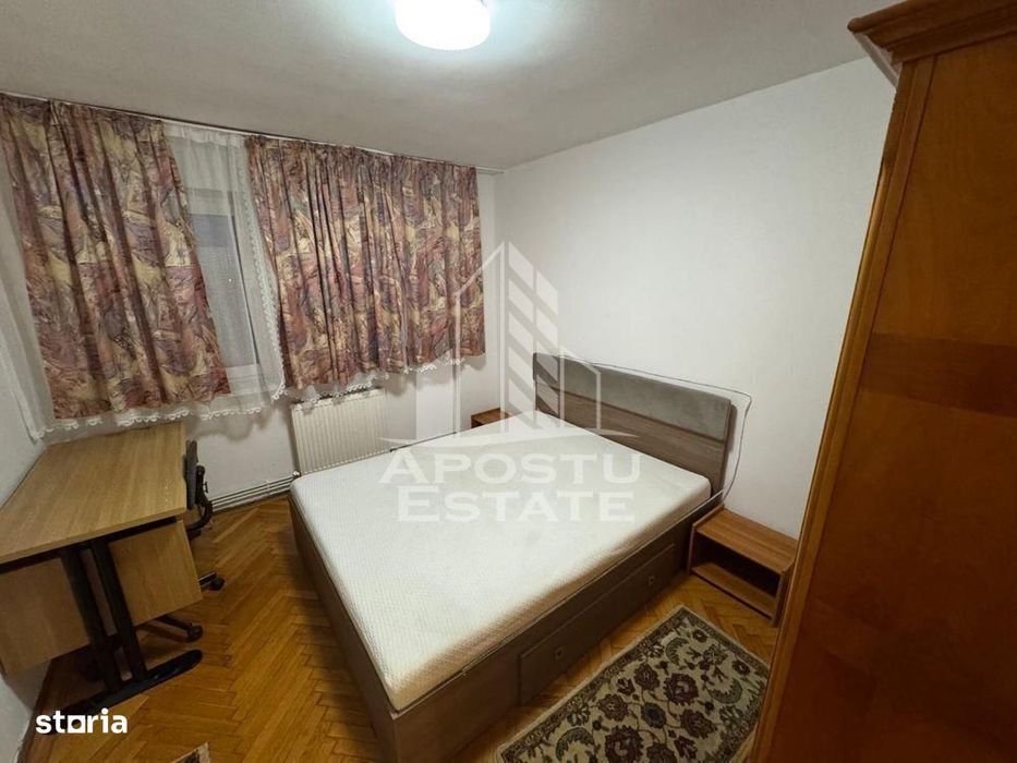 Apartament 3 camere, zona Boul Rosu