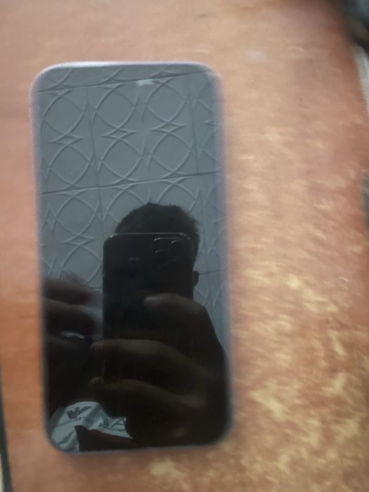 Vănd divese lucruri