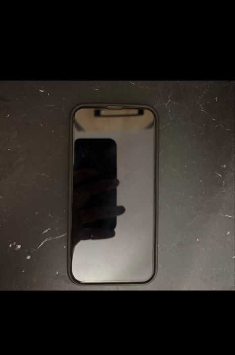 Vand iphone 13 folosit