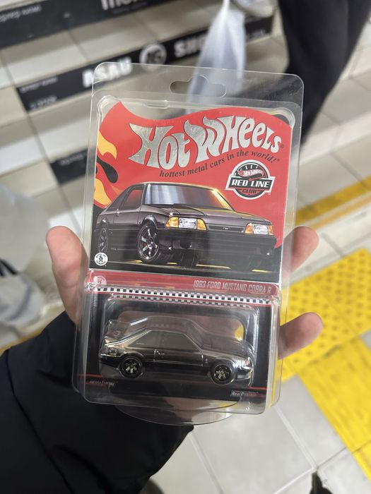 Hot wheels rlc sth mustang cobra r