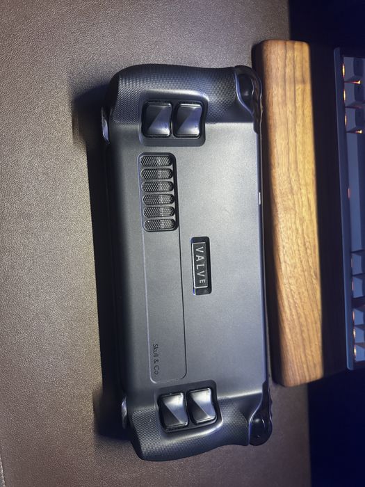 Steam Deck OLED 512gb + case Skull and Co