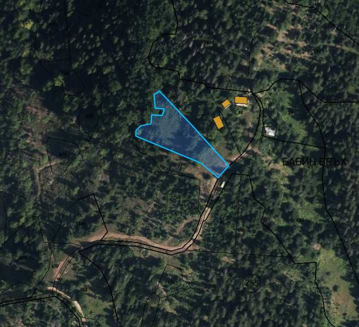 Продавам ЗЕМЕДЕЛСКА ЗЕМЯ в живописното родопско село Солища