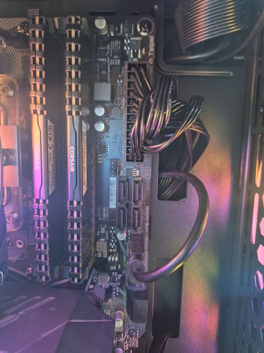 Gaming PC GTX 1660 6GB cu i5-11400 + 1TB SSD si 16GB DDR4-3000 LPX