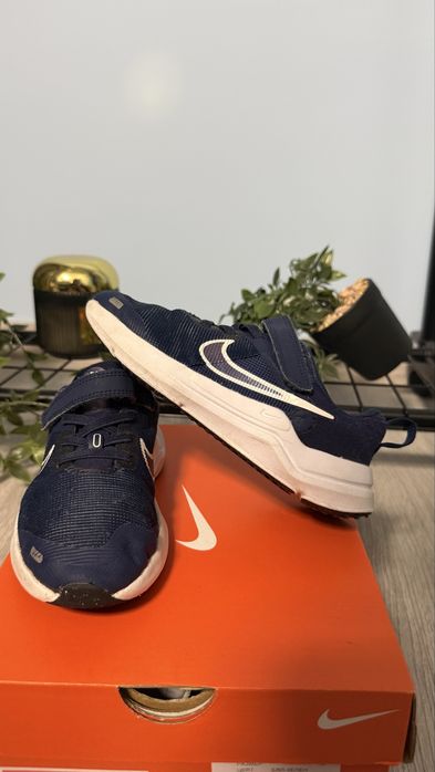 Nike  оригинални детски маратонки- 29.5