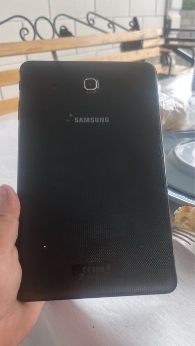 Планшет Samsung  Tab E