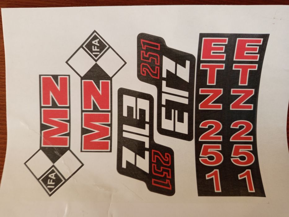 „Стикери за кола / мотор – ламинирани, водоустойчиви“