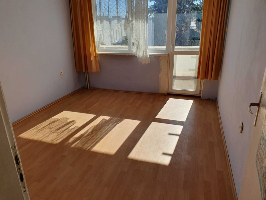 4ст+б,монолит,100 кв.м.,ет.3,център