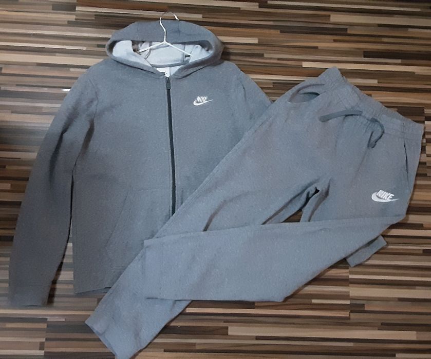 (S) NIKE оригинални екипи 2 части