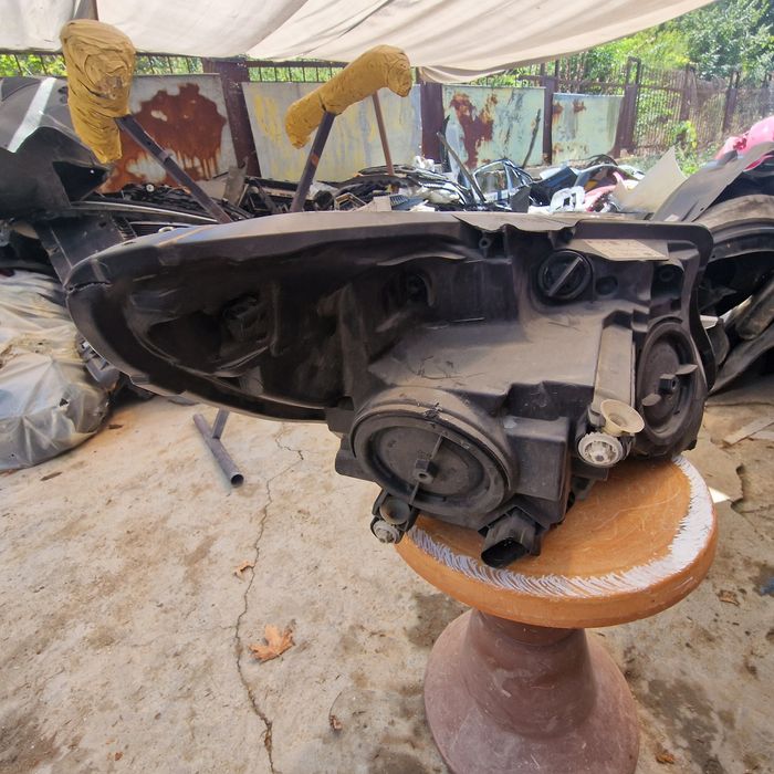 Mercedes Benz W447  2018 ляв фар