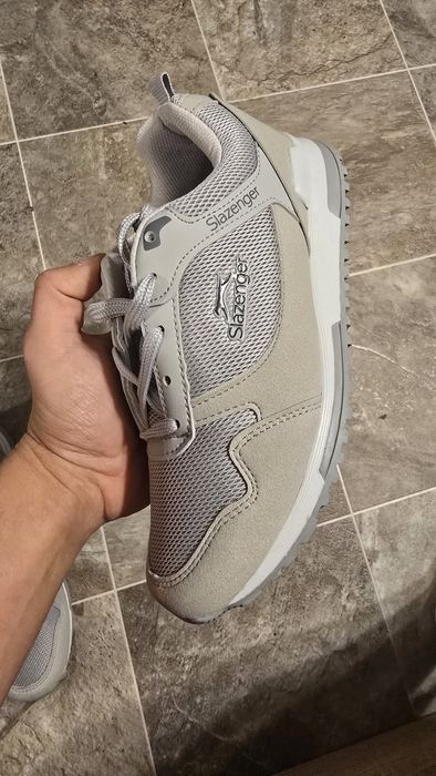 ЧИСТО НОВИ Дамски Обувки Slazenger - 37 номер