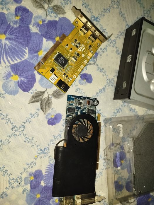 Vând componente pc placa video luat de pe o unitate HP