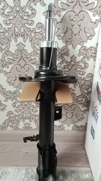 Стойка левый. Новый.