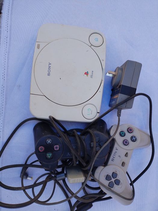PlayStation 1 + 2 джойстика