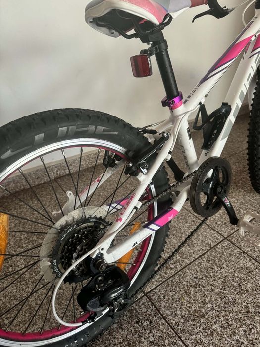 Bicicleta Cube fete 20 inch