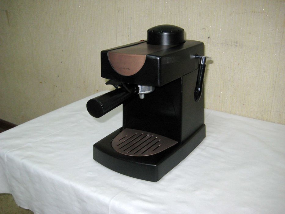 Кофеварка капучинатором идеальном отличном состоянии!