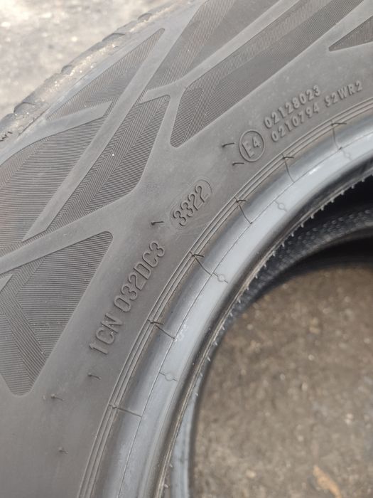 Continental ECQ 4 бр.215/60/17 дот3322