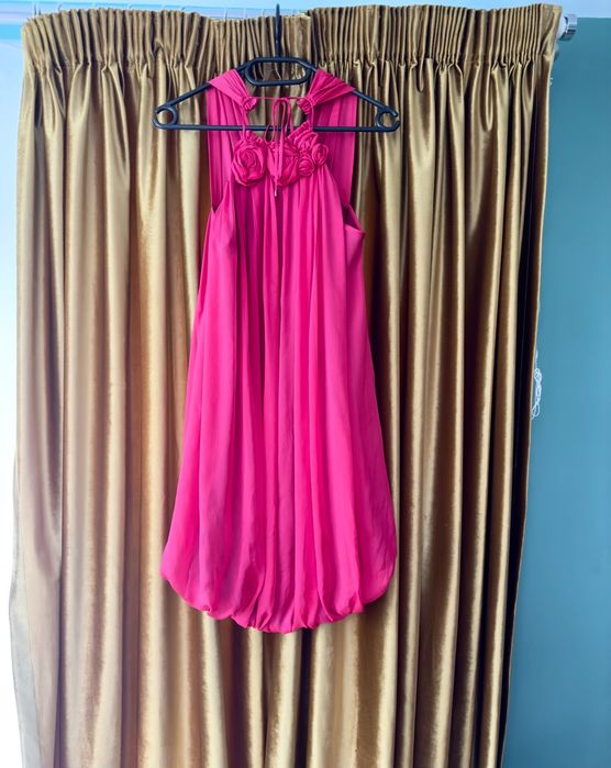 Rochie zara si karen millen rosie si roz