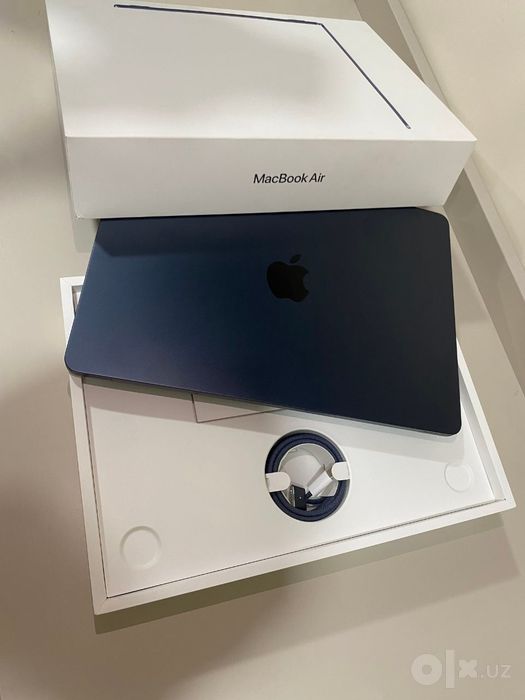 MacBook air M2  (16/256)