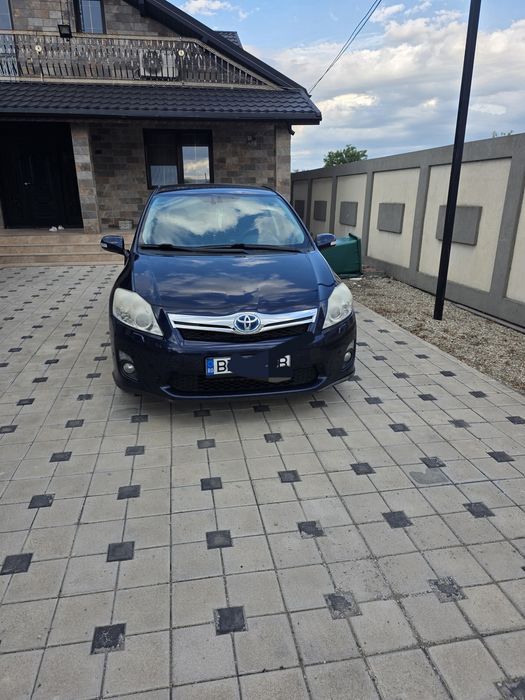 TOYOTA Auris 2011