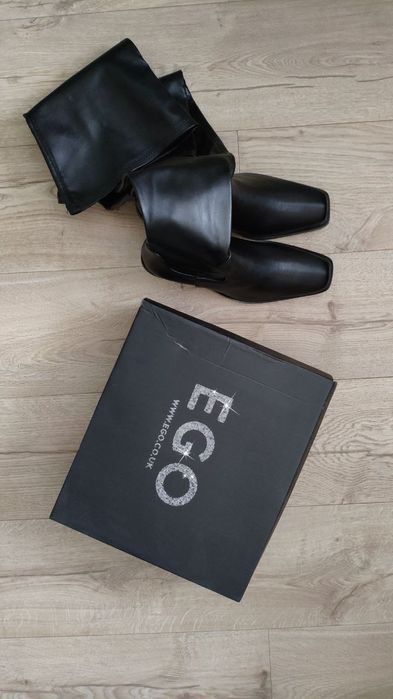 Новые, экокожа, 20000тнг