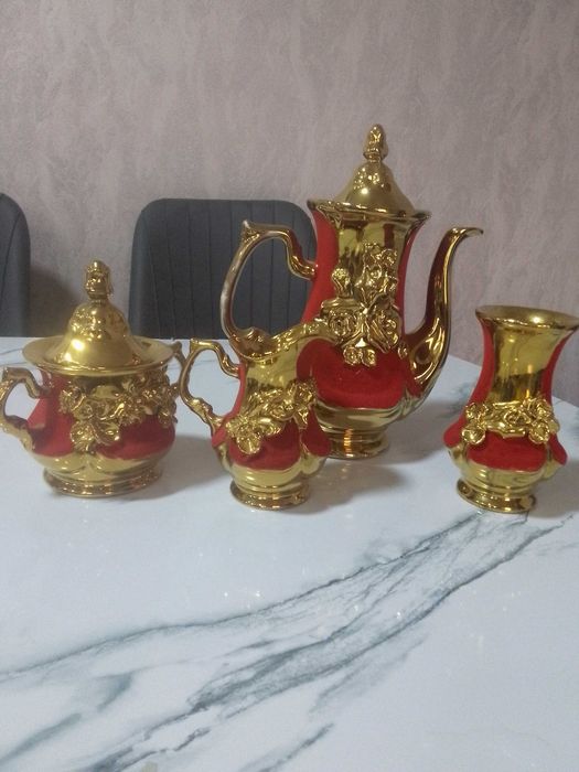 Чиройли чайный сервиз сотилади