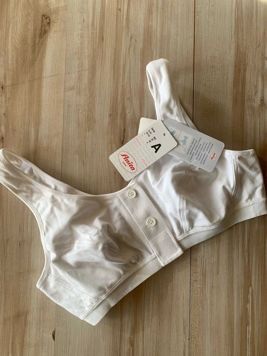 Бюстгальтер с кармашками для протезов