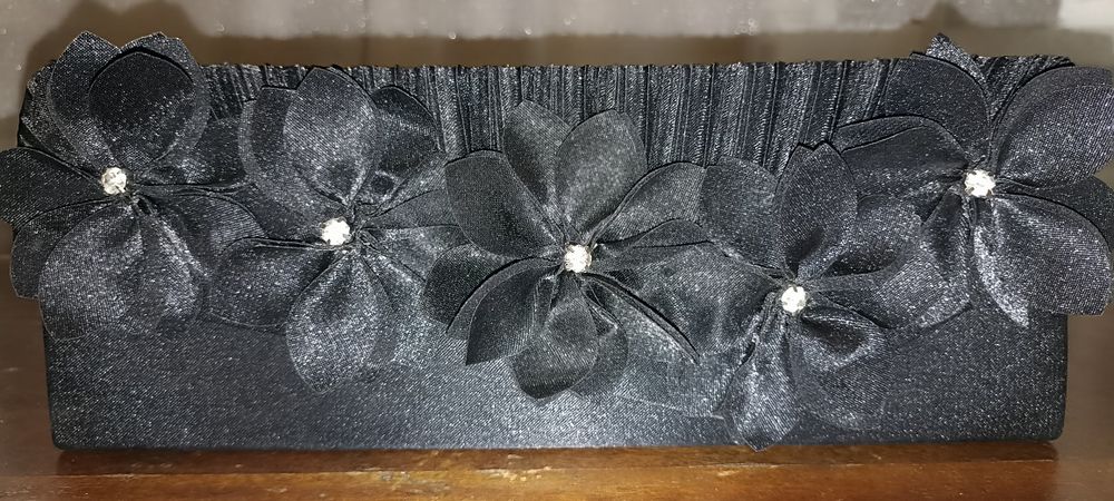 Срочно продам клатчи