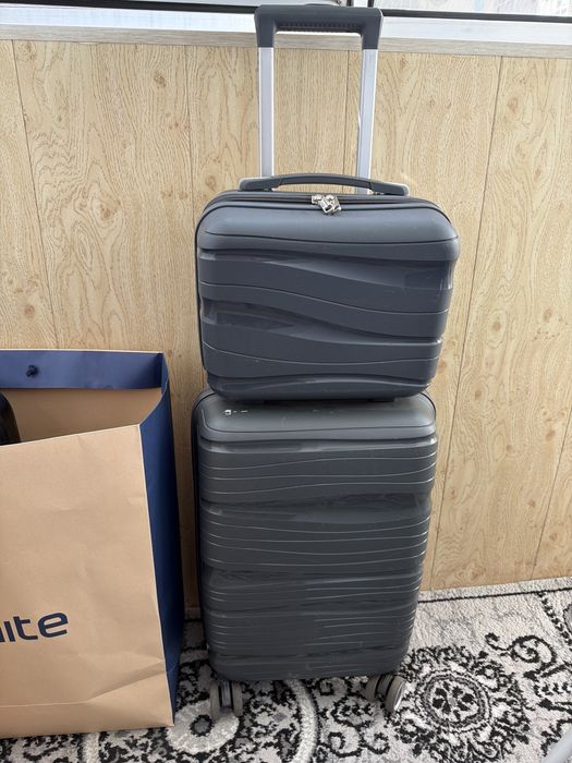 Чемодан 2в 1 в сером цвете