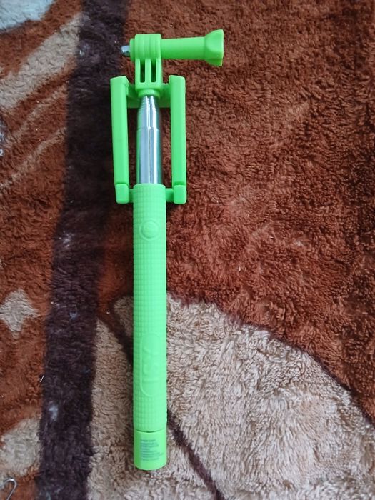 Selfie stick ISY verde