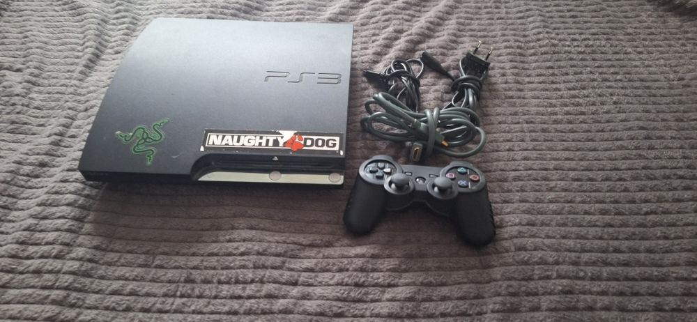Vând PS 3 în stare perfecta
