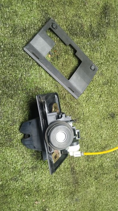 Замок багажника.