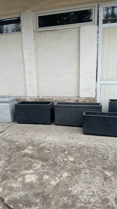 Уличный декор, кашпо