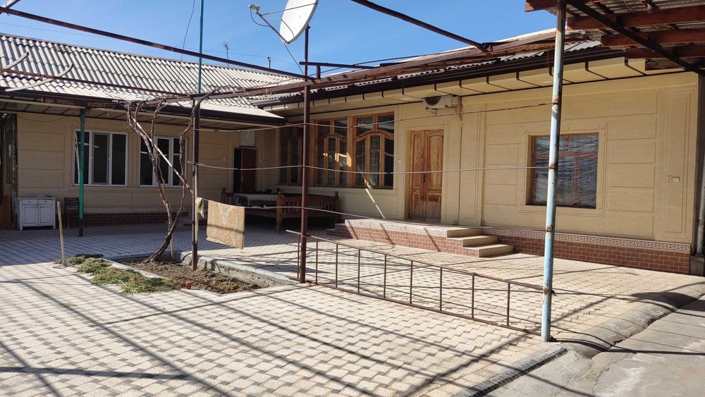 Ховли уй сотилади