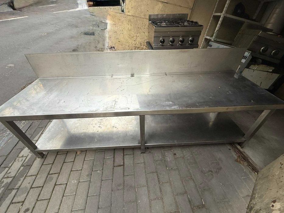 Професионална маса от неръждаема стомана – 215×60 см, с долен рафт